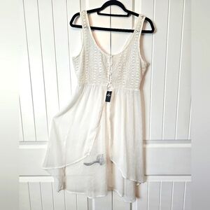 Hollister Sleeveless White Elegant Top